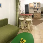 Francesco Apartmanhaz דירה *