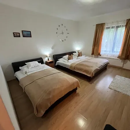 Francesco Apartmanhaz * 韦伦采